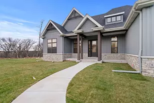 8556 Carberry Ln, Roscoe, IL 61073 - Photo 3