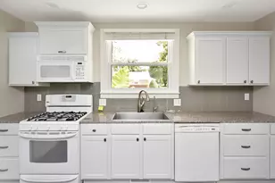 802 S Mercer Ave, Bloomington, IL 61701 - Photo 23