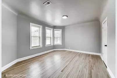 [Address not provided], Chicago, IL 60617 - Photo 5