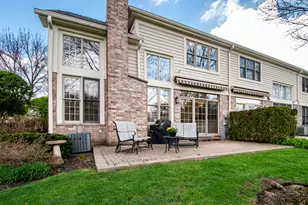 215 Wildflower Ln, La Grange, IL 60525 - Photo 3