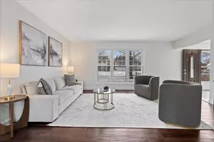 1708 White Pl, Downers Grove, IL 60516 - Photo 5