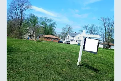 215 N Rosewood Avenue, Kankakee, IL 60901 - Photo 1