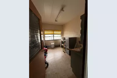 10324 S Avenue J, Chicago, IL 60617 - Photo 9