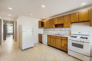3720 W Eddy St, Chicago, IL 60618 - Photo 5