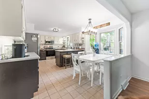 560 Renee Ct, Geneva, IL 60134 - Photo 13