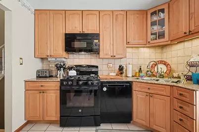 4100 N Victoria Drive, Hoffman Estates, IL 60192 - Photo 9