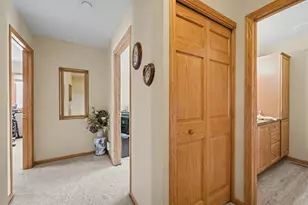 4100 N Victoria Dr, Hoffman Estates, IL 60192 - Photo 13