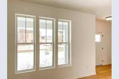 94 W Crabapple Avenue, Cortland, IL 60112 - Photo 7