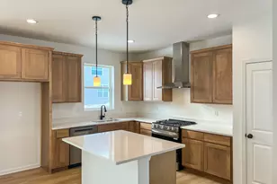 94 W Crabapple Ave, Cortland, IL 60112 - Photo 9