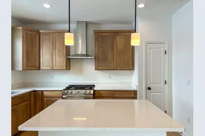 94 W Crabapple Avenue, Cortland, IL 60112 - Photo 11