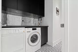 159 E Walton Pl, Chicago, IL 60611 - Photo 15