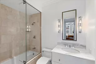 159 E Walton Pl, Chicago, IL 60611 - Photo 13