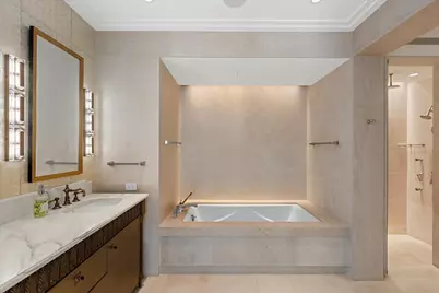 159 E Walton Place #11F, Chicago, IL 60611 - Photo 11