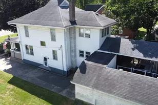 425 S 4th St, Watseka, IL 60970 - Photo 3