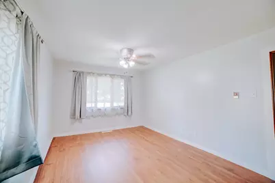 911 E Locust Street, Watseka, IL 60970 - Photo 21