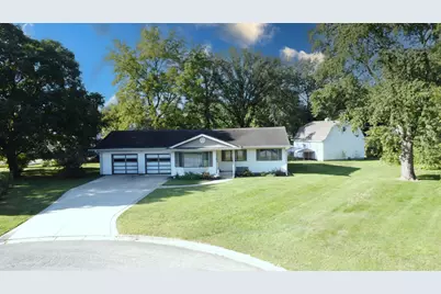 911 E Locust Street, Watseka, IL 60970 - Photo 1