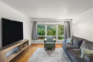 415 W Holly Ct, Glenwood, IL 60425 - Photo 3