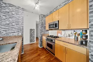 9725 Woods Dr, Skokie, IL 60077 - Photo 13