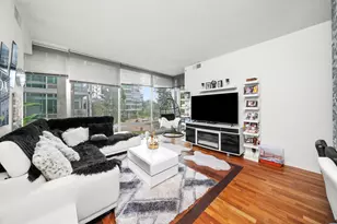 9725 Woods Dr, Skokie, IL 60077 - Photo 7