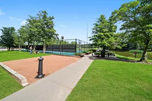 9725 Woods Dr, Skokie, IL 60077 - Photo 41