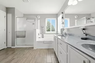 26 N Berkshire Ln, Round Lake, IL 60073 - Photo 21