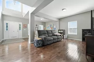 26 N Berkshire Ln, Round Lake, IL 60073 - Photo 13