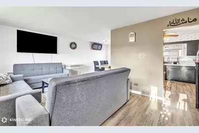 439 N Fairfield Avenue, Lombard, IL 60148 - Photo 3