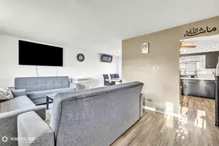 439 N Fairfield Ave, Lombard, IL 60148 - Photo 3