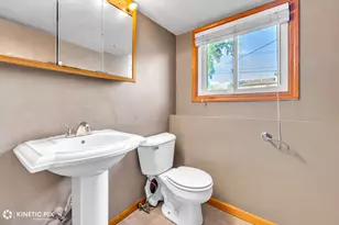 439 N Fairfield Ave, Lombard, IL 60148 - Photo 17