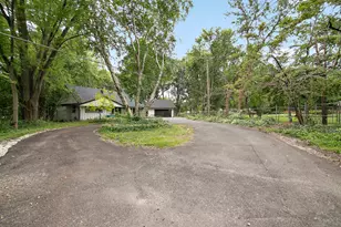 22 Erin Ln, Kankakee, IL 60901 - Photo 3