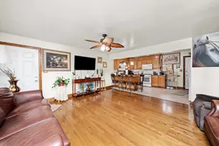 3048 Sherwood Ave, Markham, IL 60428 - Photo 9