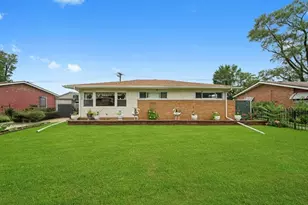 3048 Sherwood Ave, Markham, IL 60428 - Photo 1