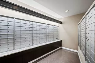 3930 N Pine Grove Ave, Chicago, IL 60613 - Photo 13