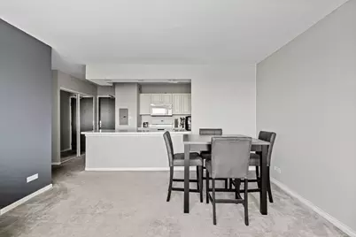 3930 N Pine Grove Avenue #2010, Chicago, IL 60613 - Photo 3