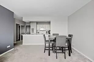 3930 N Pine Grove Ave, Chicago, IL 60613 - Photo 3