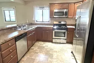 1415 Plain St, Peru, IL 61354 - Photo 5