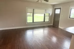 1415 Plain St, Peru, IL 61354 - Photo 3