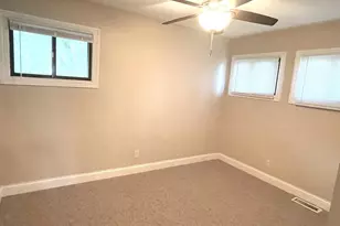 1415 Plain St, Peru, IL 61354 - Photo 7