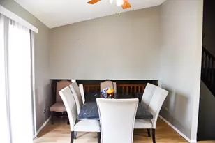 908 Countrywood Dr, Zion, IL 60099 - Photo 3