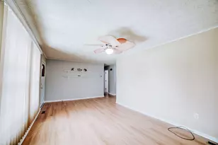 204 Kellerhal Dr, Cissna Park, IL 60924 - Photo 15