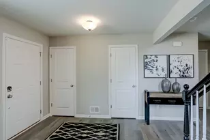 428 Collingwood Rd, South Elgin, IL 60177 - Photo 3