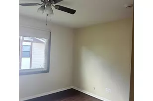 19208 Pine Dr, Country Club Hills, IL 60478 - Photo 5