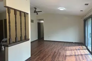 19208 Pine Dr, Country Club Hills, IL 60478 - Photo 3