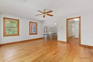 28232 N Gilmer Rd, Mundelein, IL 60060 - Photo 27