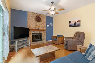 920 Plymouth Ct, Algonquin, IL 60102 - Photo 9