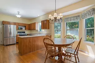 920 Plymouth Ct, Algonquin, IL 60102 - Photo 5