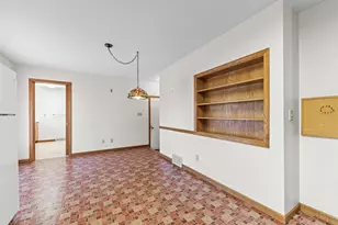 844 S 7th St, Dekalb, IL 60115 - Photo 7