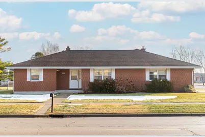 844 S 7th Street, Dekalb, IL 60115 - Photo 1