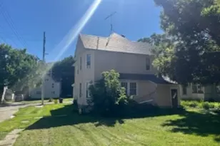 1002 Oak Ave S, Freeport, IL 61032 - Photo 3