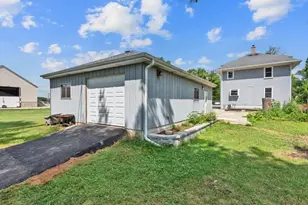 10N874 Rippburger Rd, Elgin, IL 60124 - Photo 7